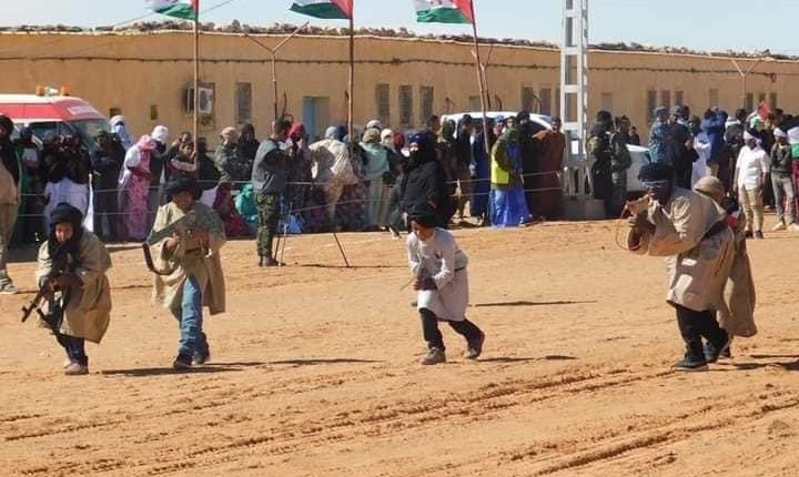 منظمة دولية تكشف: آلاف الأطفال مجنَّدون قسراً في مخيمات تندوف مخيمات تندوف