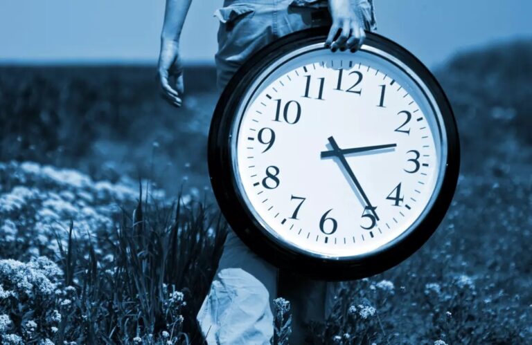 المغاربة يتساءلون: متى نعود للتوقيت الطبيعي؟ توقيت الطبيعي