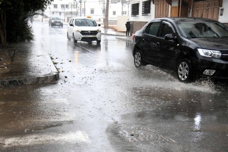 أمطار وزخات رعدية